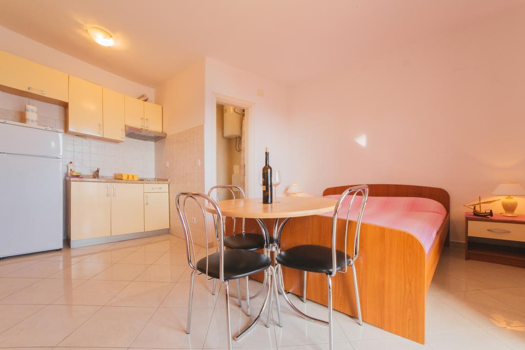 Apartments Dada Omis Room photo