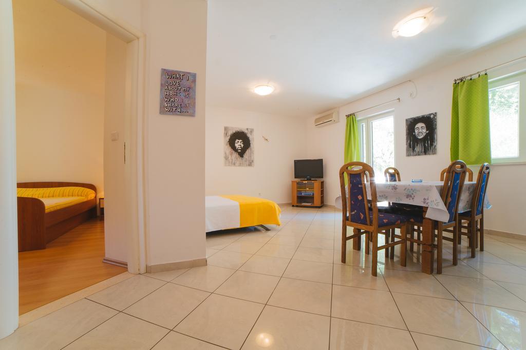 Apartments Dada Omis Room photo